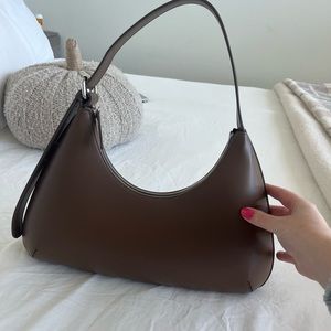 Oak + Fort SMALL ROUNDED SHOULDER BAG
BA-9674-W-Bison-OS